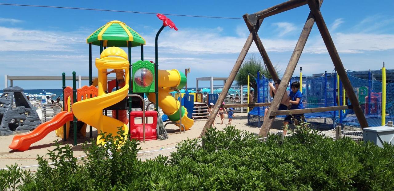 Hotel Italy Misano Adriatico Buitenkant foto