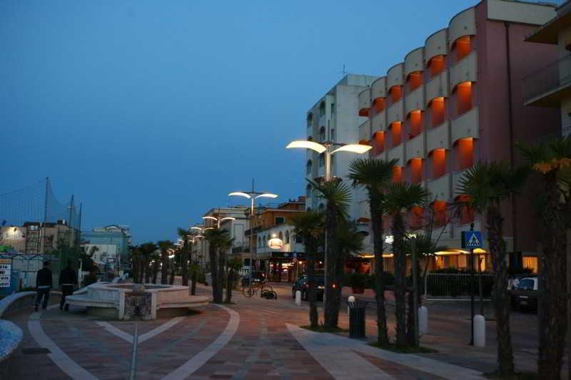 Hotel Italy Misano Adriatico Buitenkant foto