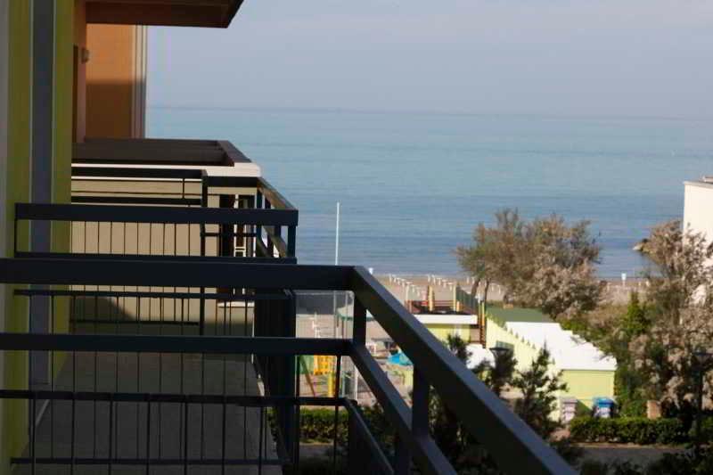 Hotel Italy Misano Adriatico Buitenkant foto