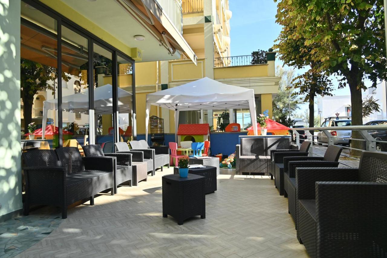Hotel Italy Misano Adriatico Buitenkant foto