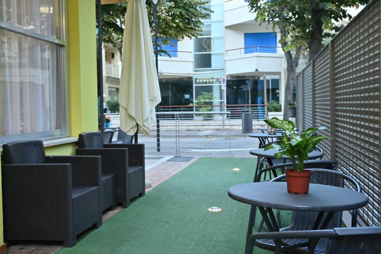 Hotel Italy Misano Adriatico Buitenkant foto