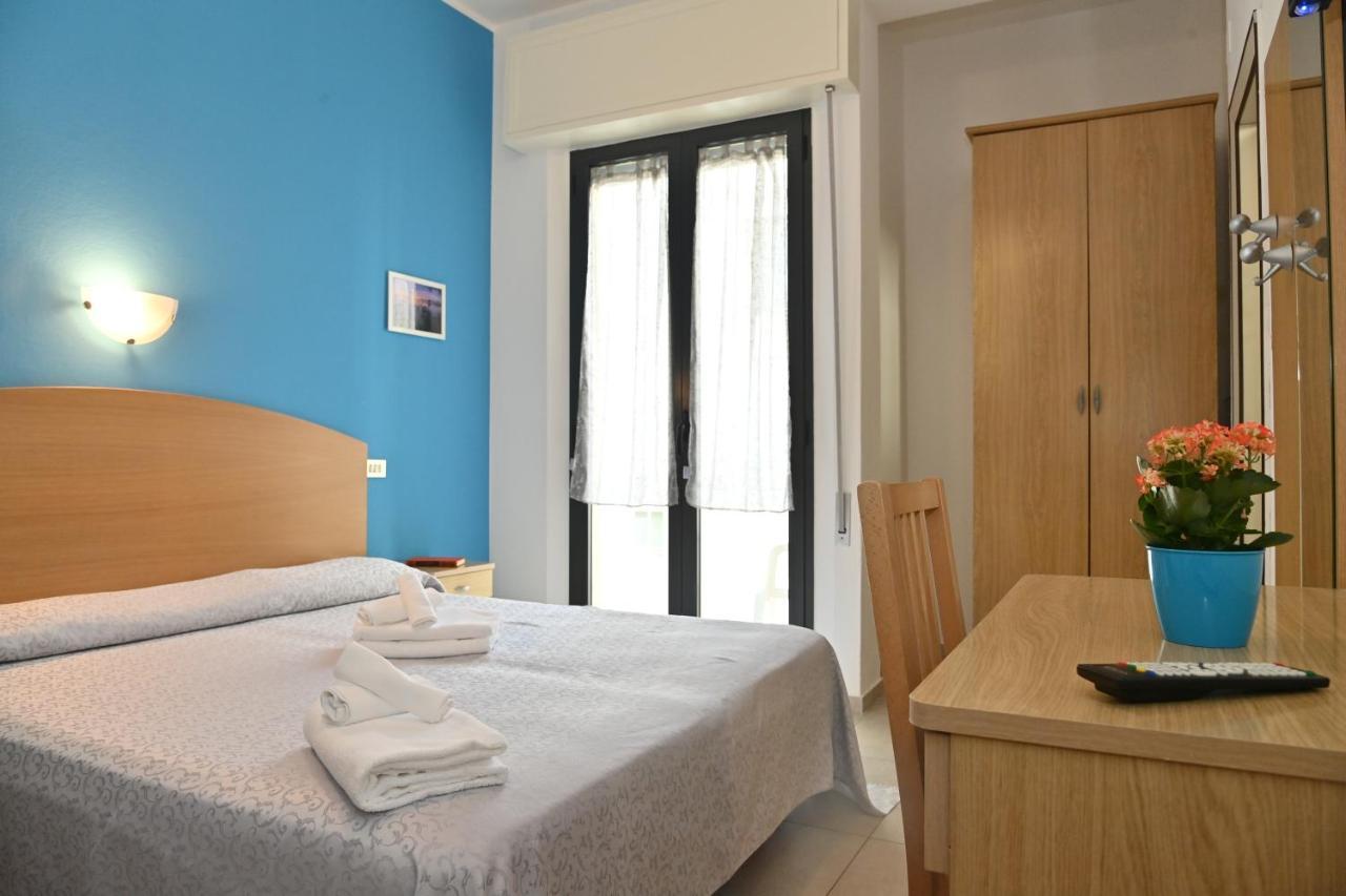 Hotel Italy Misano Adriatico Buitenkant foto