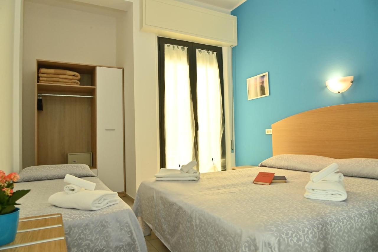 Hotel Italy Misano Adriatico Buitenkant foto