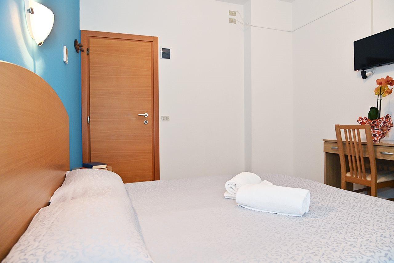 Hotel Italy Misano Adriatico Buitenkant foto
