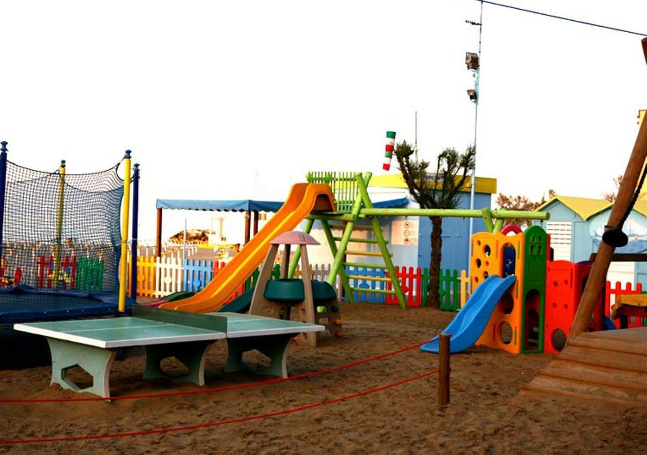 Hotel Italy Misano Adriatico Buitenkant foto